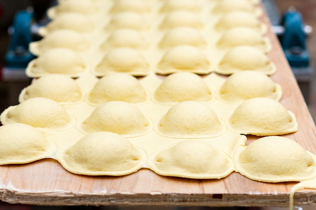 LARGE ROUND CHESE RAVIOLI